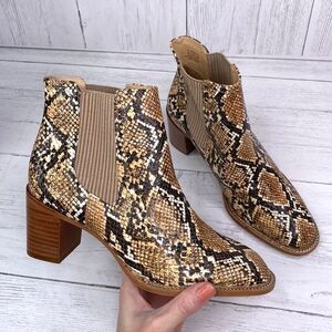 Vince Camuto Jentilliy Booties Shoes in Brown Snakeskin Womens Size 6.5